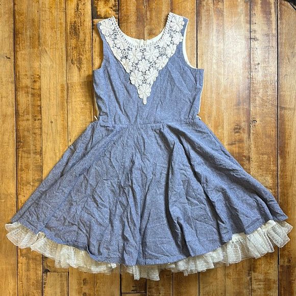 Knitworks Other - Knitworks Girls size 16 Blue chambray cream Lace Back Sleeveless Dress Easter